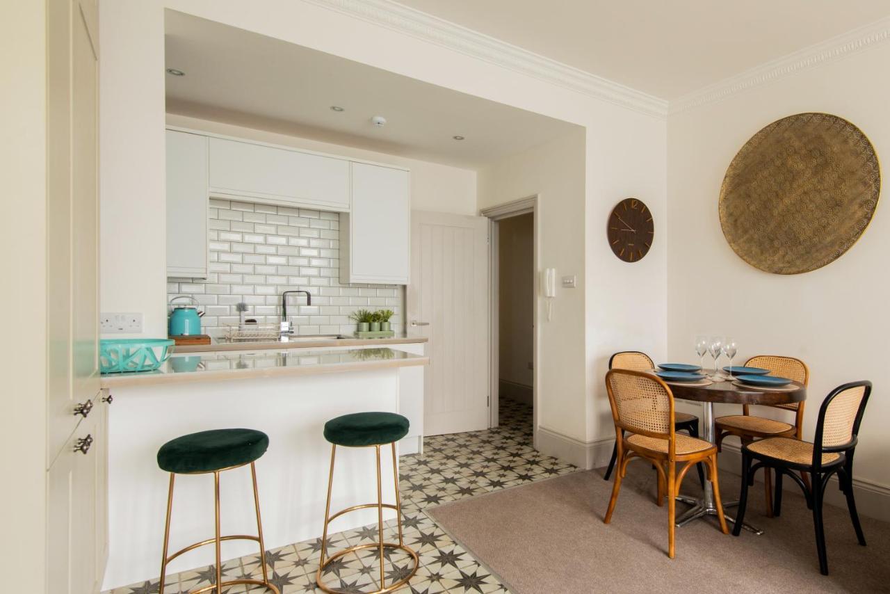 Beautiful, Central, 3 Min Walk From Beach, 2 King Doubles Brighton Exterior photo